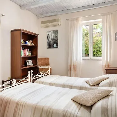 Elegant Historic House -10 Min To The Center - Apartment