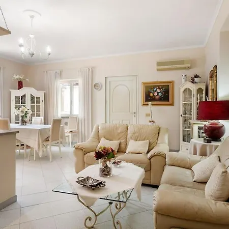Apartment Elegant Historic House -10 Min To The Center - *